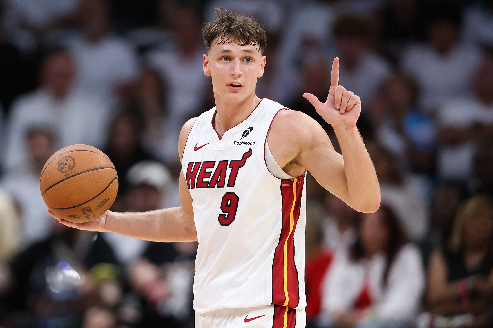 斯波:拉松做的都是球队看重的事 他能打出制胜表现还会继续进步